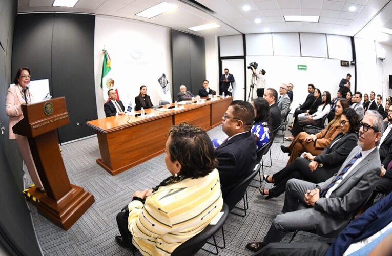 Tribunal de Disciplina Judicial entrega reconocimientos a formadores de jueces electos