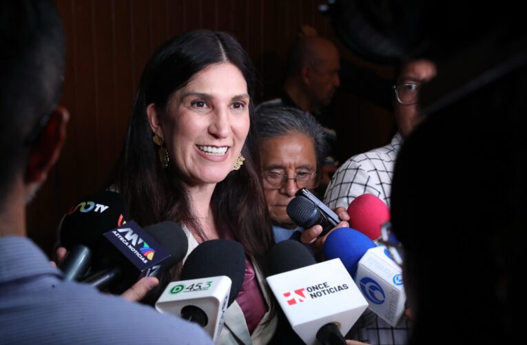 Kenia López Rabadán rechaza recorte al calendario escolar: “Los niños necesitan más clases, no menos”
