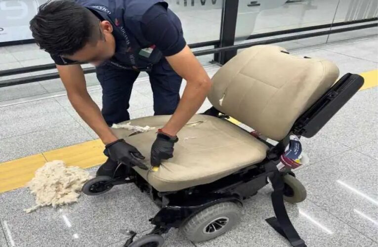 Aseguran ocho kilos de cocaína en silla de ruedas dentro del AICM