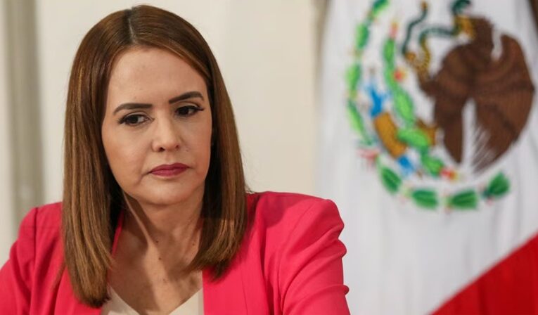 Clara Luz Flores busca revancha en Nuevo León tras renunciar a Segob