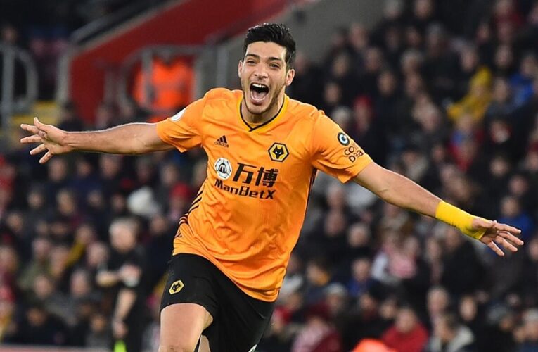 Raúl Jiménez regresará gratis al Wolverhampton tras concluir contrato con Fulham