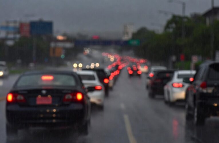 Lluvias y marchas de la CNTE colapsan movilidad en CDMX este martes