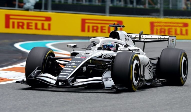 Cadillac F1 falla en estrategia de tiempo con Sergio Pérez en Montreal
