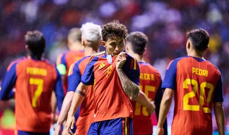 España vence tres a uno a Perú y consolida efectividad rumbo al Mundial