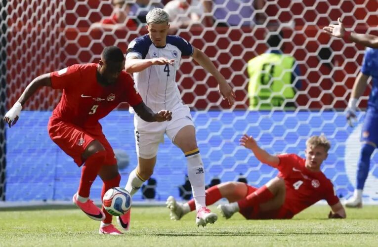 Canadá vuelve a tropezar en el Mundial: rescata agónico empate ante Bosnia