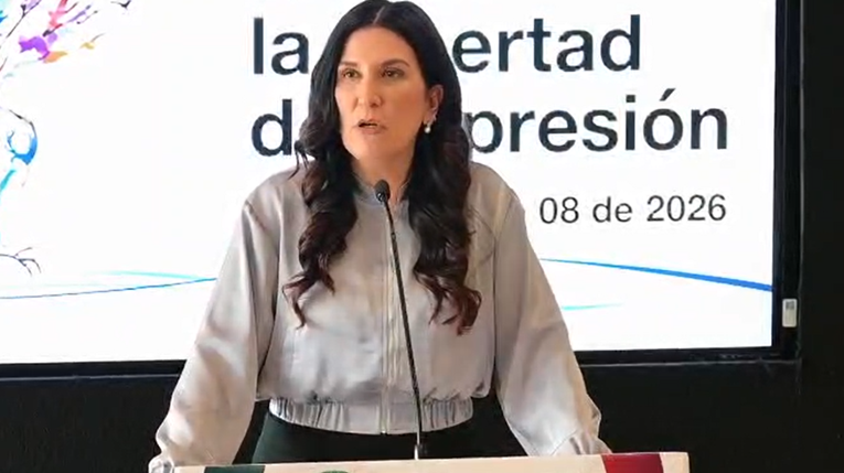 Kenia López Rabadán analiza el papel histórico del periodismo parlamentario
