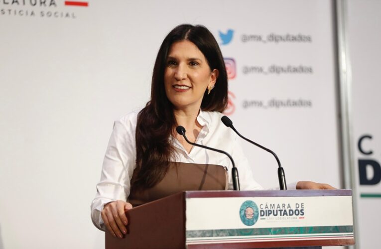 Kenia López defiende pluralidad de colectivo 50 más 1 ante mañanera