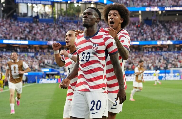 Estados Unidos golea a Paraguay y lidera el Grupo D del Mundial