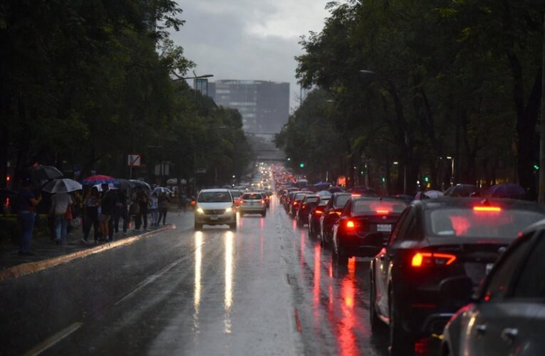 Tráfico y lluvias en CDMX ralentizan la movilidad este viernes