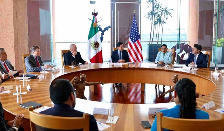 Rosa Icela Rodríguez y Roberto Velasco analizan agenda migratoria con Estados Unidos